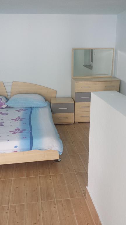 Apartments Lina Karlobag Chambre photo